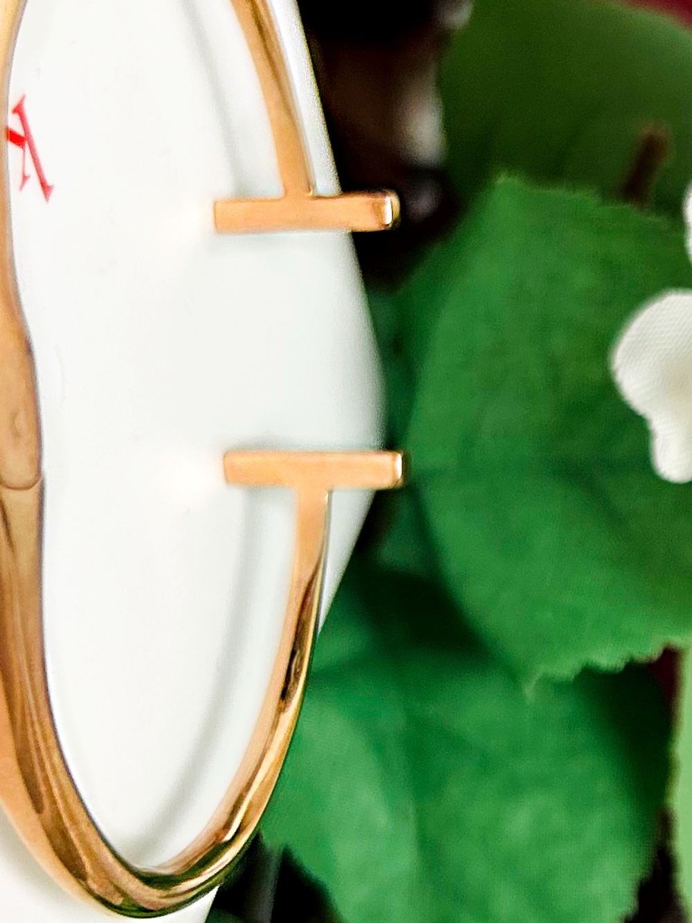♠️Kate Spade- Rose Gold Crystal T-Bar Hinged Bracelet - Picture 9 of 9